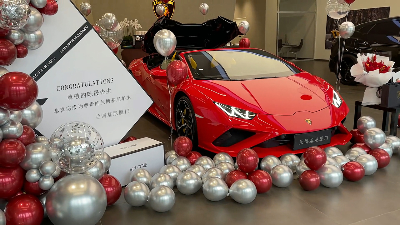 210兰博基尼提车